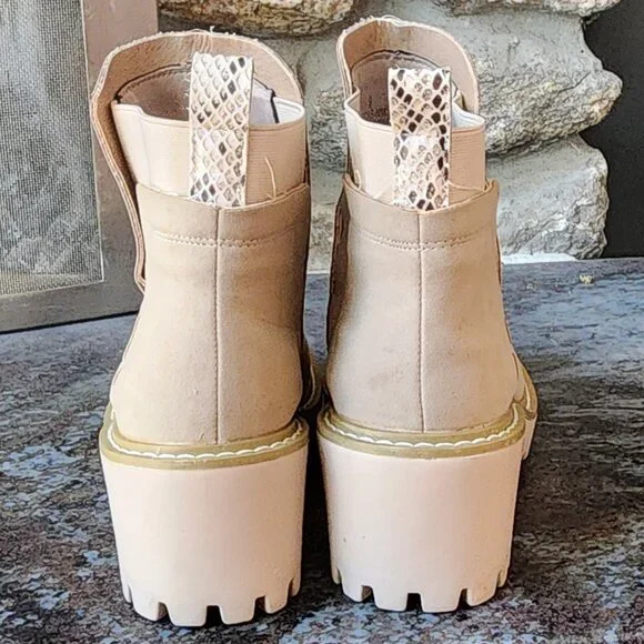 NWOT Nicole Miller New York Tan Pocas Wedge Lug Platform Chelsea Boots Size 9 - Picture 16 of 16